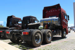 青岛解放 JH6重卡 430马力 6X4 LNG牵引车(CA4250P25K27T1E5M)