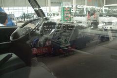 江铃凯锐 116马力 3.3米双排栏板轻卡