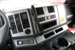 陕汽 德龙F3000重卡 400马力 6X2 牵引车(SX4257NU324)