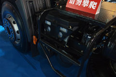 广汽日野 700系列重卡 450马力 6X4 牵引车(YC4250SS1EK)