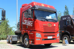 青岛解放 JH6重卡 430马力 6X4 LNG牵引车(CA4250P25K27T1E5M)