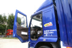 东风柳汽 新乘龙M3中卡 220马力 4X2 9.8米厢式载货车(LZ5185XXYM3AB)