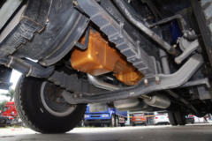 东风柳汽 新乘龙M3中卡 220马力 4X2 9.8米厢式载货车(LZ5185XXYM3AB)