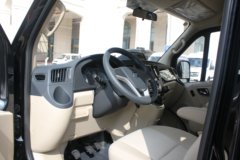 福田商务车 图雅诺S 2017款 商旅版 150马力 2.8T柴油 长轴高顶封闭货车