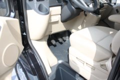 福田商务车 图雅诺S 2017款 商旅版 150马力 2.8T柴油 长轴高顶封闭货车