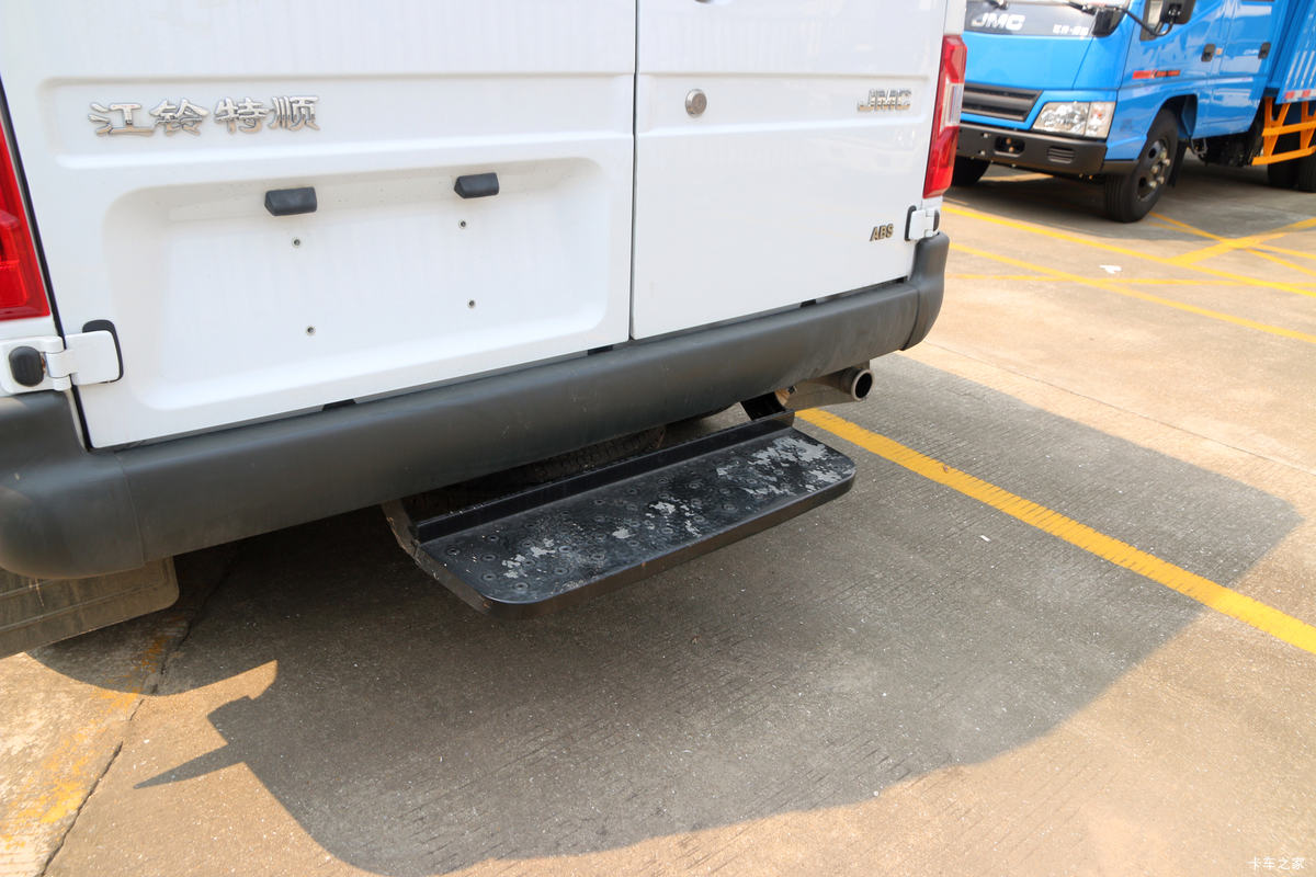 �������� ��˳ 116���� 2.8L������