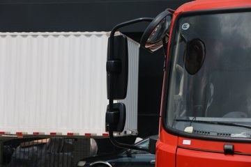 �������ó� ���� 130���� 4X2 4.1�׵��������ػ�������ͼƬ