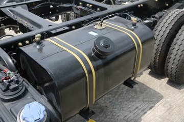 �������ó� ���� 130���� 4X2 4.1�׵��������ػ�������ͼƬ