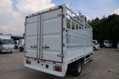 庆铃 五十铃100P 98马力 4.25米单排仓栅式轻卡(QL5040CCYA6HAJ)