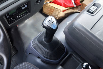 ���� FVZ�ؿ� 300���� 6X4 9.35����ʽ�ػ���(�˵�)(QL5250XXYWTFZJ)ͼƬ