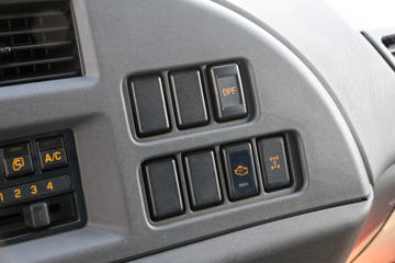 ���� FVZ�ؿ� 300���� 6X4 9.35����ʽ�ػ���(�˵�)(QL5250XXYWTFZJ)ͼƬ