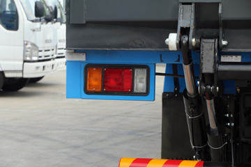 ���� FVZ�ؿ� 300���� 6X4 9.35����ʽ�ػ���(�˵�)(QL5250XXYWTFZJ)ͼƬ