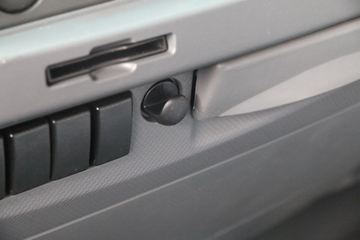 ���� ��ʮ��KV600 130���� 4X2 ��س�����(QL5043XLCA5HA)ͼƬ