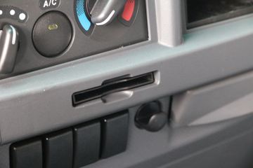 ���� ��ʮ��KV600 130���� 4X2 ��س�����(QL5043XLCA5HA)ͼƬ