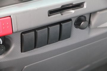 ���� ��ʮ��KV600 130���� 4X2 ��س�����(QL5043XLCA5HA)ͼƬ