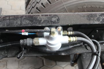 ��� J6F 150���� 4X2 ��س�����ͼƬ