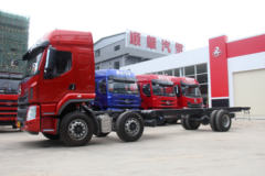 东风柳汽 乘龙H5中卡 240马力 6X2 9.6米厢式载货车(LZ5250XXYM5CB)