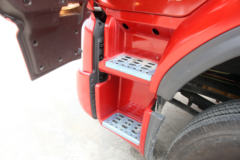 东风柳汽 乘龙H5中卡 240马力 6X2 9.6米厢式载货车(LZ5250XXYM5CB)