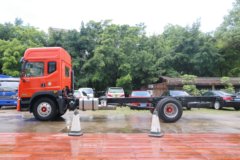 东风 多利卡D9中卡 180马力 4X2 6.8米厢式载货车底盘(EQ5142XXYL9BDGAC)