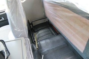 ���� ������D9�п� 180���� 4X2 6.8����ʽ�ػ�������ͼƬ