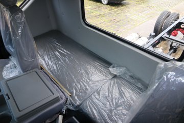 ���� ������D9�п� 180���� 4X2 6.8����ʽ�ػ�������ͼƬ