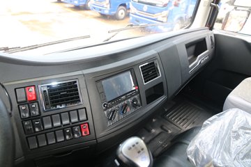 ���� ������D9�п� 180���� 4X2 6.8����ʽ�ػ�������ͼƬ