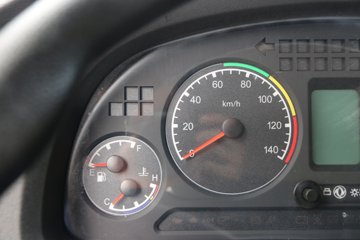 ���� ������D9�п� 180���� 4X2 6.8����ʽ�ػ�������ͼƬ