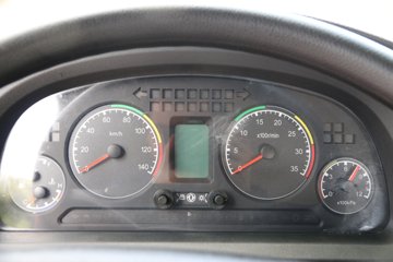 ���� ������D9�п� 180���� 4X2 6.8����ʽ�ػ�������ͼƬ
