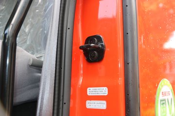 ���� ������D9�п� 180���� 4X2 6.8����ʽ�ػ�������ͼƬ
