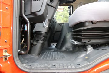 ���� ������D9�п� 180���� 4X2 6.8����ʽ�ػ�������ͼƬ