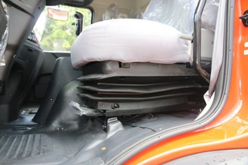 ���� ������D9�п� 180���� 4X2 6.8����ʽ�ػ�������ͼƬ
