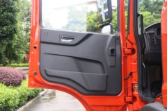 东风 多利卡D9中卡 180马力 4X2 6.8米厢式载货车底盘(EQ5142XXYL9BDGAC)