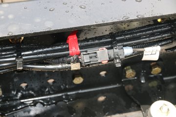 ���� ������D9�п� 180���� 4X2 6.8����ʽ�ػ�������ͼƬ