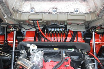 ���� ������D9�п� 180���� 4X2 6.8����ʽ�ػ�������ͼƬ