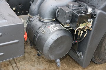 ���� ������D9�п� 180���� 4X2 6.8����ʽ�ػ�������ͼƬ