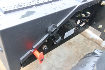 ���� ������D9�п� 180���� 4X2 6.8����ʽ�ػ�������ͼƬ