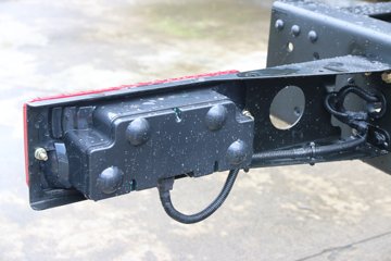 ���� ������D9�п� 180���� 4X2 6.8����ʽ�ػ�������ͼƬ