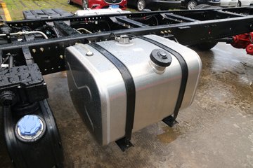 ���� ������D9�п� 180���� 4X2 6.8����ʽ�ػ�������ͼƬ