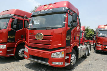 一汽解放 新J6P重卡 领航版 500马力 6X4危险品牵引车(CA4250P66K24T1E5Z)