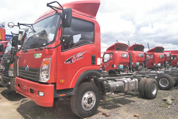 重汽王牌 7系 143马力 车厢可卸式载货车(CDW5040ZKXHA1R5)