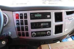 一汽解放 J6L中卡 质慧版 180马力 4X2 6.8米仓栅式载货车(CA5160CCYP62K1L4A1E5) 一汽解放 J6L中卡 质慧版 180马力 4X2 6.8米仓栅式载货车(CA5160CCYP62K1L4A1E5)