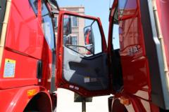 一汽解放 J6L中卡 质慧版 180马力 4X2 6.8米栏板载货车(CA1160P62K1L4A1E5)