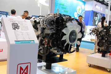 五十铃4J系列&nbsp;发动机外观                                                图片