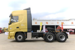 东风商用车 天龙旗舰KX 2018款 520马力 6X4牵引车