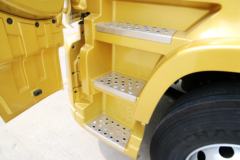 东风商用车 天龙旗舰KX 2018款 520马力 6X4牵引车