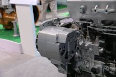 玉柴YC6L330-60 350马力 8.4L 欧六 柴油发动机