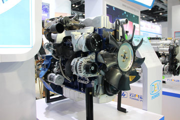 云内动力D45TCIE4 180马力 4.46L 国五 柴油发动机