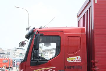 �������� �³���M3�п� 180���� 4X2 7.7����ʽ�ػ���ͼƬ