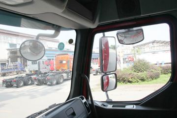 �������� �³���M3�п� 180���� 4X2 7.7����ʽ�ػ���ͼƬ