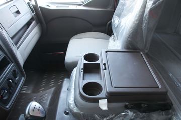 �������� �³���M3�п� 180���� 4X2 7.7����ʽ�ػ���ͼƬ